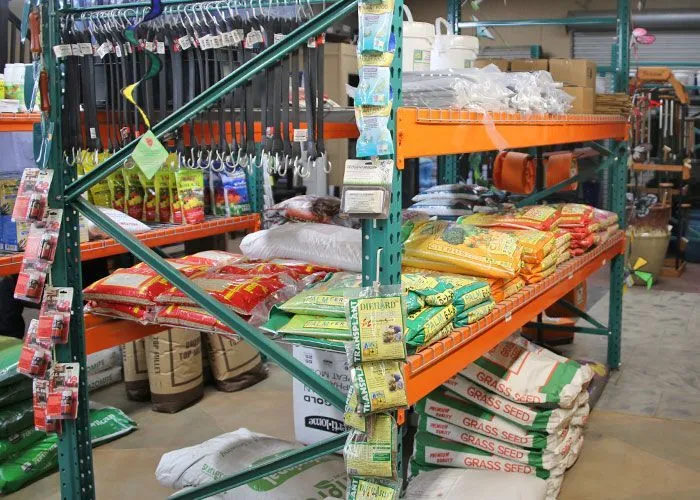 Của hàng bán các loại thuốc diệt mối và côn trùng